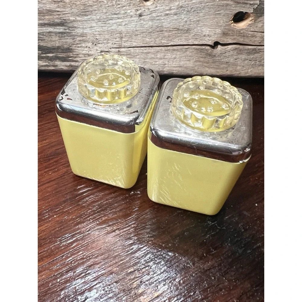 Vintage Yellow Myrtle Beach SC Salt and Pepper Shakers with Glitter and Shells